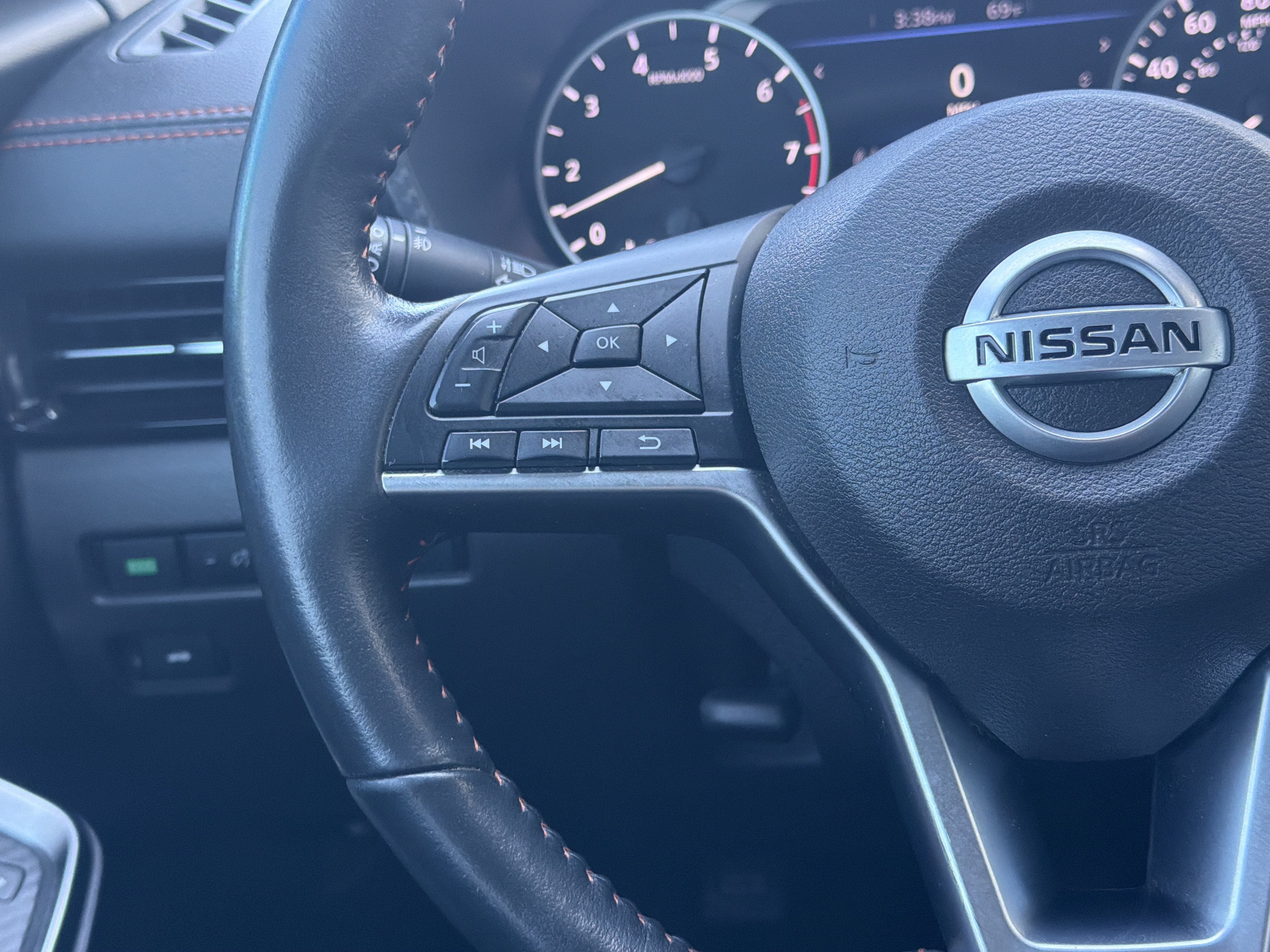 Used 2023 Nissan Sentra SR w/ SR Premium Package FWD image 18