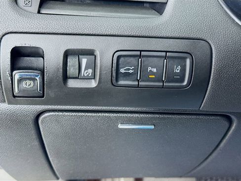 Used 2014 Chevrolet Impala LTZ FWD image 12