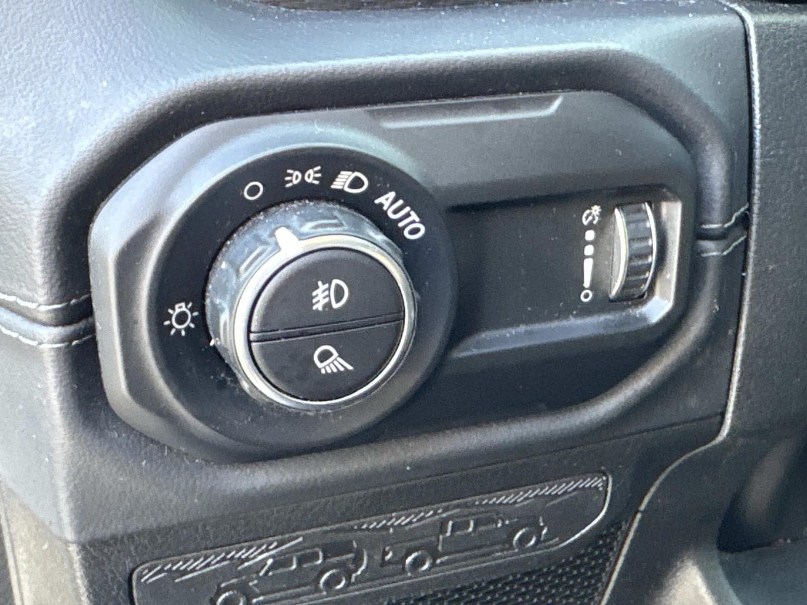 Used 2026 Jeep Gladiator Mojave AWD/4WD image 28