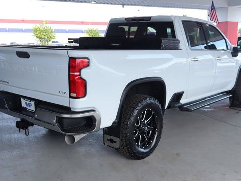 Used 2024 Chevrolet Silverado 3500 LTZ w/ LTZ Plus Package AWD/4WD image 5
