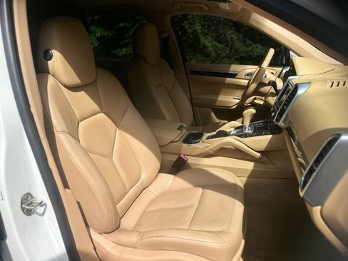 Used 2013 Porsche Cayenne Diesel AWD/4WD image 21