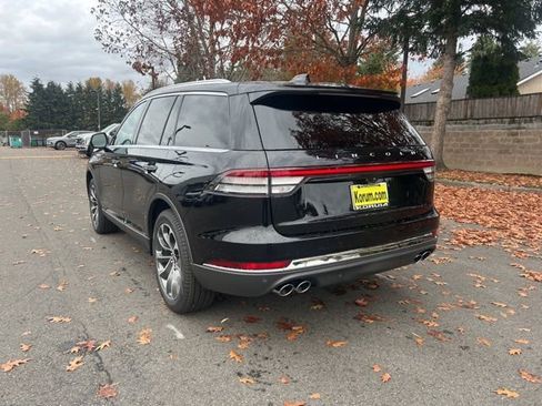 New 2025 Lincoln Aviator Reserve w/ Illumination Package image 3