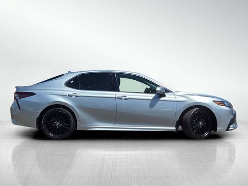Used 2022 Toyota Camry XSE FWD image 4