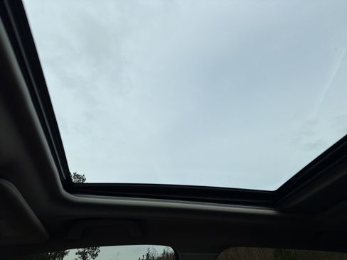 Used 2024 Subaru Forester Touring w/ Pop Package 2 image 33