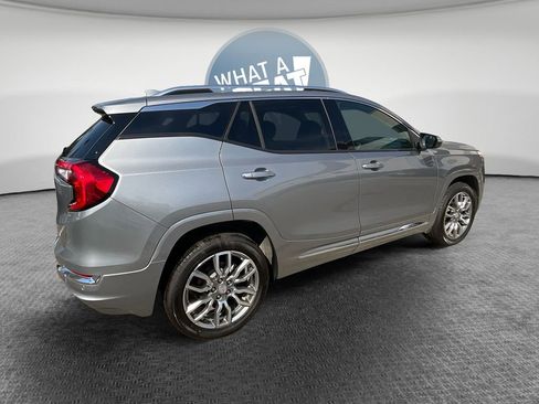 Used 2024 GMC Terrain Denali AWD/4WD image 3