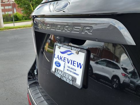 Certified 2022 Ford Explorer XLT w/ Equipment Group 202A AWD/4WD image 28