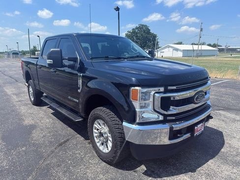 Used 2021 Ford F250 XLT w/ FX4 Off-Road Package AWD/4WD image 10