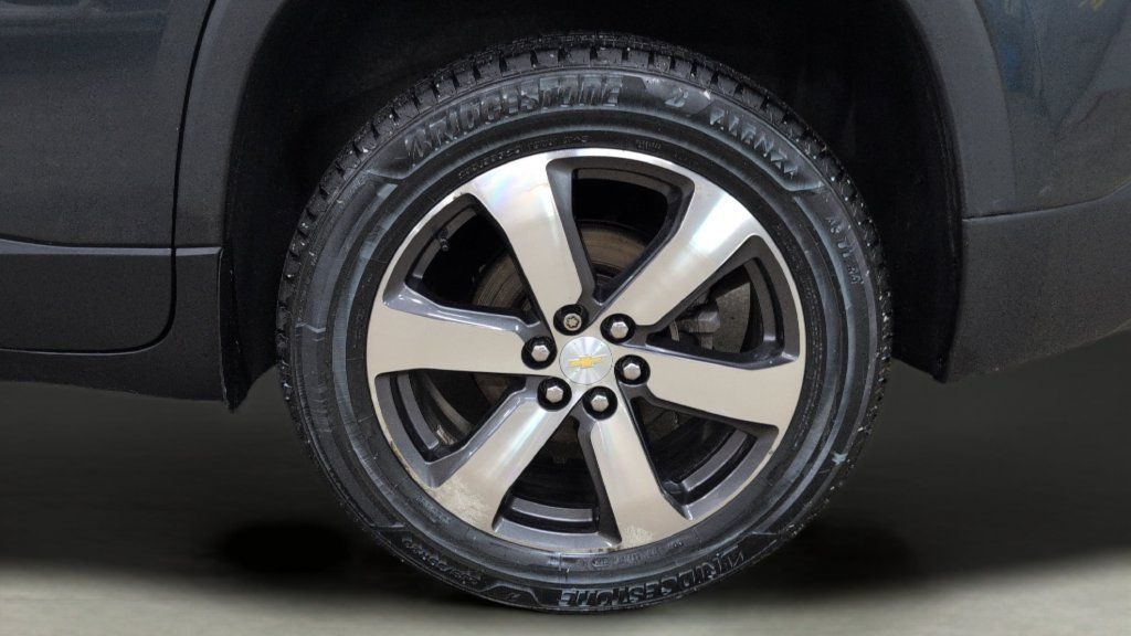 Used 2019 Chevrolet Traverse LT w/ LPO, Black Accent Package AWD/4WD image 33