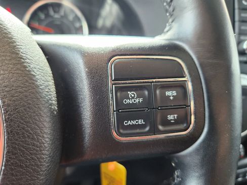 Used 2015 Jeep Wrangler Sahara w/ Dual Top Group AWD/4WD image 29