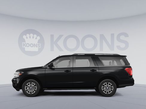 Used 2024 Ford Expedition Max XLT AWD/4WD image 2