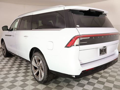 New 2026 Lincoln Navigator L Black Label AWD/4WD image 25