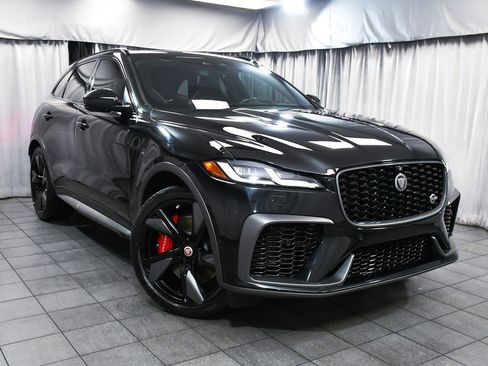 Used 2021 Jaguar F-PACE SVR image 3