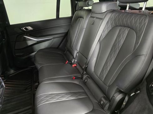Used 2025 BMW X7 M60i AWD/4WD image 19