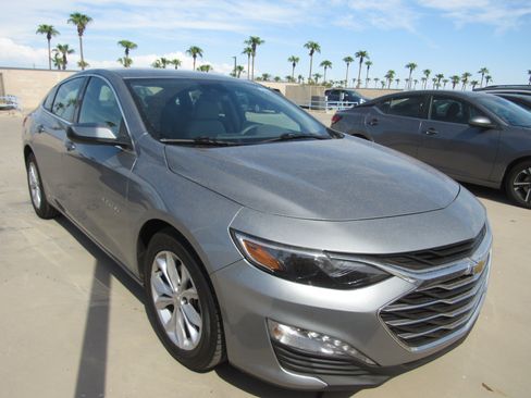 Used 2024 Chevrolet Malibu LT FWD image 2