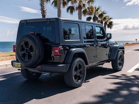 Used 2022 Jeep Wrangler Unlimited Sport AWD/4WD image 5