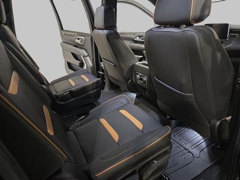 Used 2021 GMC Yukon XL AT4 w/ Technology Package image 12