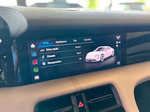 Used 2024 Porsche Taycan image 33