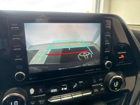 Used 2021 Toyota Highlander XSE FWD image 23