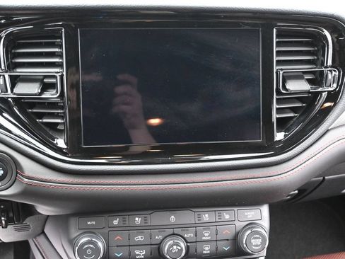 Used 2025 Dodge Durango GT AWD/4WD image 25