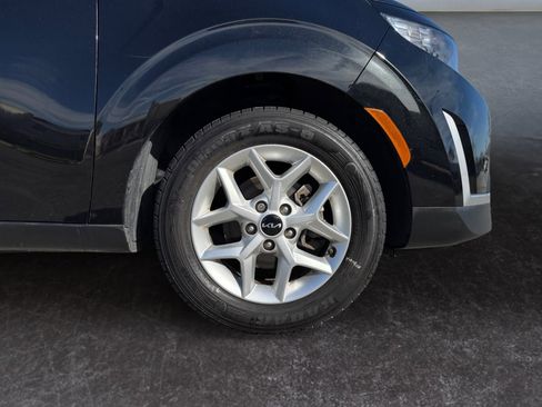 Used 2023 Kia Soul S FWD image 9