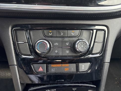 Used 2021 Buick Encore Preferred image 18