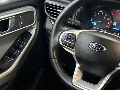 Used 2022 Ford Explorer XLT w/ Equipment Group 202A image 23