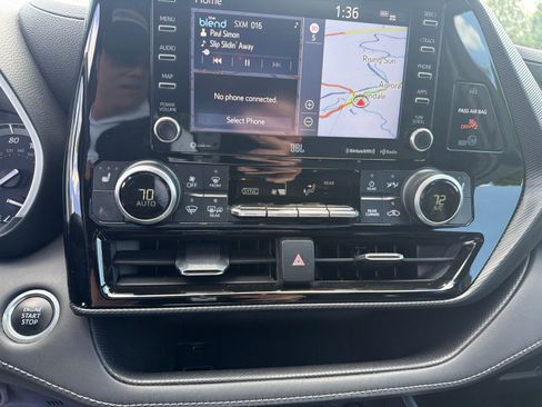 Used 2021 Toyota Highlander XSE FWD image 15