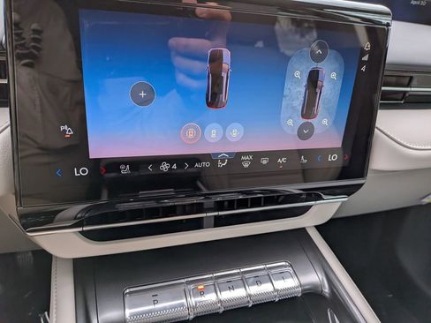 New 2026 Lincoln Nautilus Reserve AWD/4WD image 21