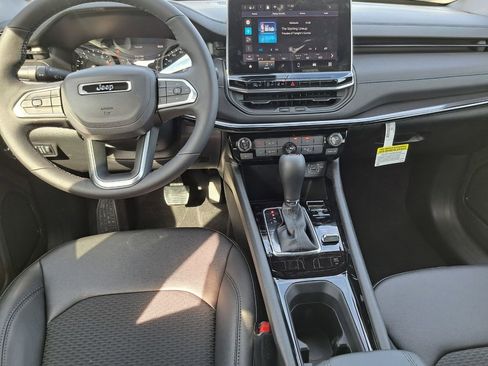 New 2026 Jeep Compass Latitude image 22