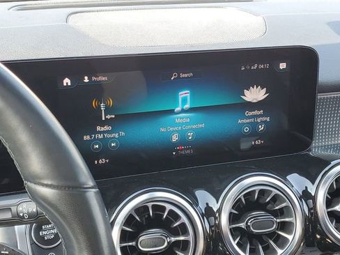 Used 2022 Mercedes-Benz GLB 250 4MATIC image 13