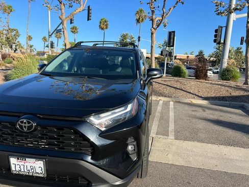 Used 2022 Toyota RAV4 XLE Premium FWD image 6