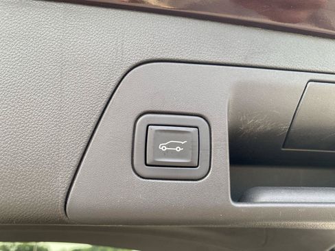 Used 2023 Buick Envision Avenir AWD/4WD image 10