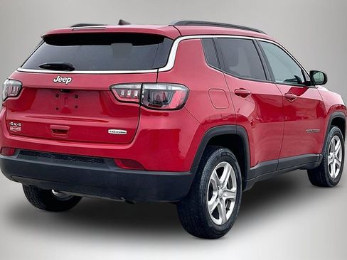 Used 2024 Jeep Compass Latitude AWD/4WD image 5