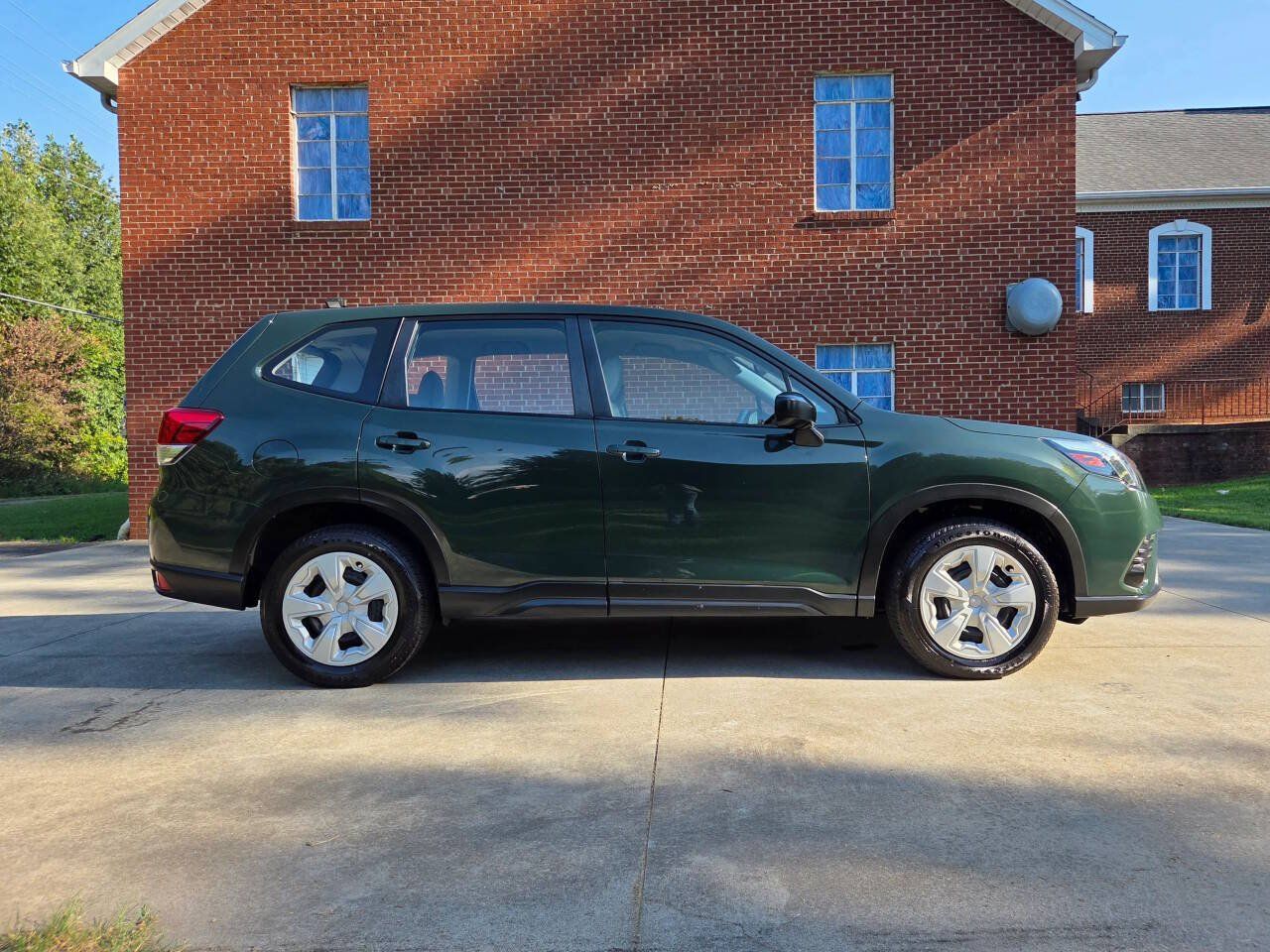 Used 2023 Subaru Forester AWD/4WD image 4