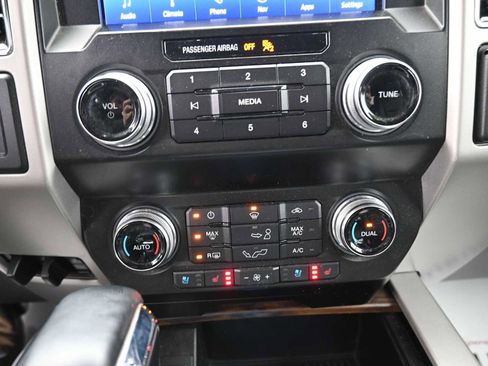 Used 2020 Ford F150 Lariat w/ Equipment Group 502A Luxury image 8