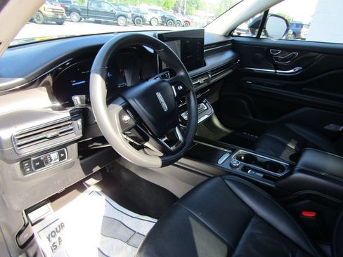 Used 2024 Lincoln Corsair Grand Touring AWD/4WD image 15