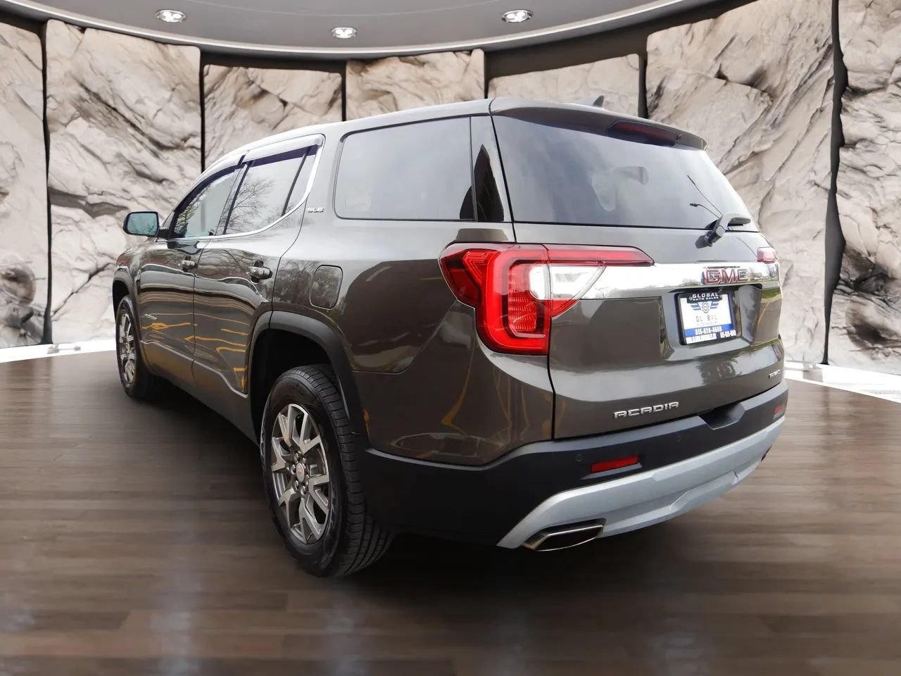 Used 2020 GMC Acadia SLE AWD/4WD image 8