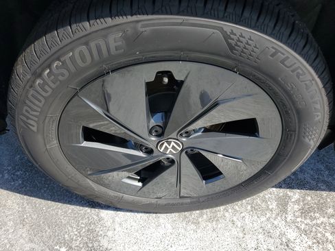 New 2025 Volkswagen Taos S image 5