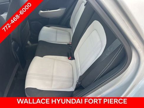 Used 2021 Hyundai Venue SEL FWD image 14