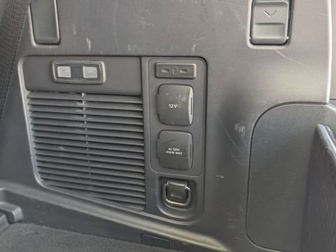 Used 2025 Ford Expedition Platinum AWD/4WD image 44