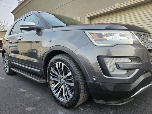 Used 2016 Ford Explorer Platinum image 29
