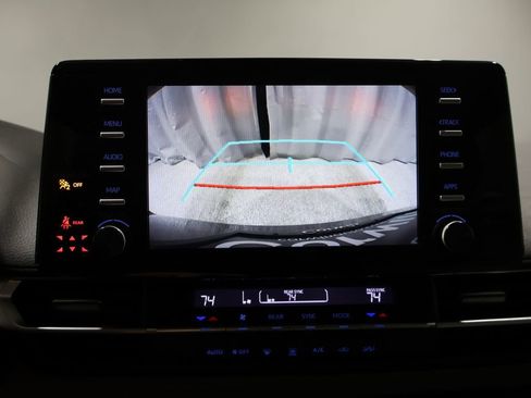 Used 2021 Toyota Sienna LE image 24