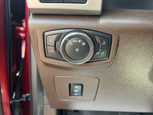 Used 2016 Ford F150 King Ranch w/ Equipment Group 601A Luxury AWD/4WD image 25