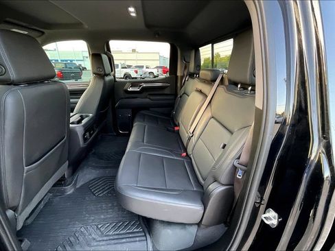 Used 2024 Chevrolet Silverado 1500 LT Trail Boss w/ Convenience Package II AWD/4WD image 7