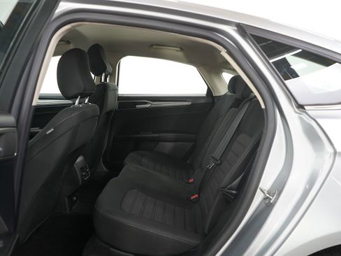 Used 2020 Ford Fusion SE image 15