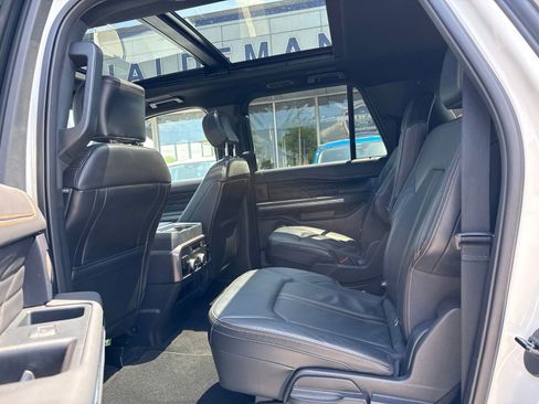 Used 2024 Ford Expedition Max Platinum AWD/4WD image 5