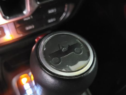 Used 2019 Jeep Wrangler Unlimited Rubicon w/ Dual Top Group image 50