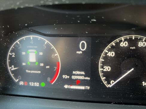Used 2024 Honda Pilot Touring image 8