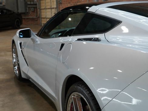 Used 2015 Chevrolet Corvette Stingray Coupe w/ Battery Protection Package RWD image 20
