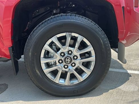 Used 2026 Toyota Tacoma Limited AWD/4WD image 17